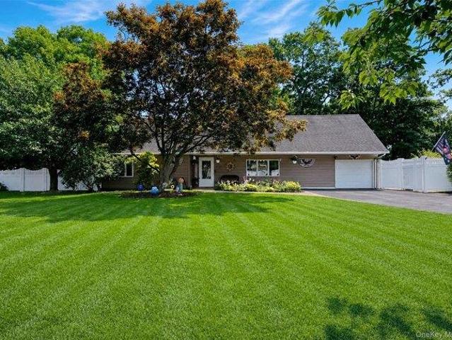 House for sale in Centereach, New York