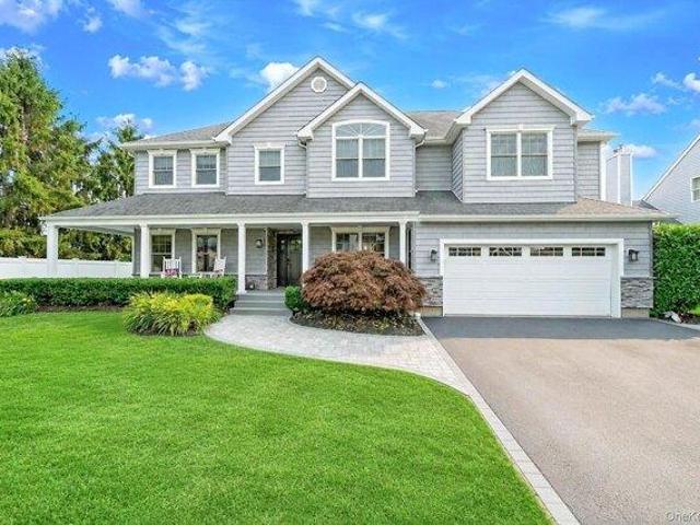 House for sale in Centereach, New York