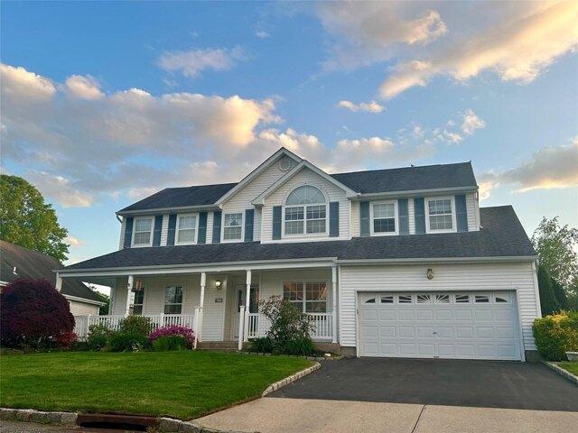 House for sale in Holtsville House for sale in Holtsville