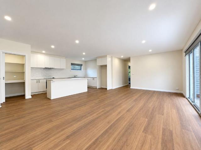 Townhouse for rent in Belvedere Park Estate, Melbourne