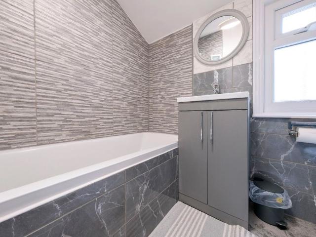 House for rent in Kingswood
