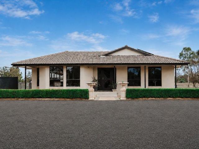 Cottage for sale in Breelong, New South Wales