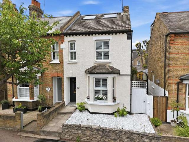 House for sale in Snaresbrook, Greater London
