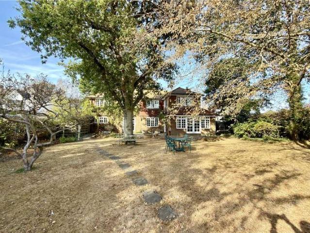 House for sale in Berghers Hill, Wooburn Green