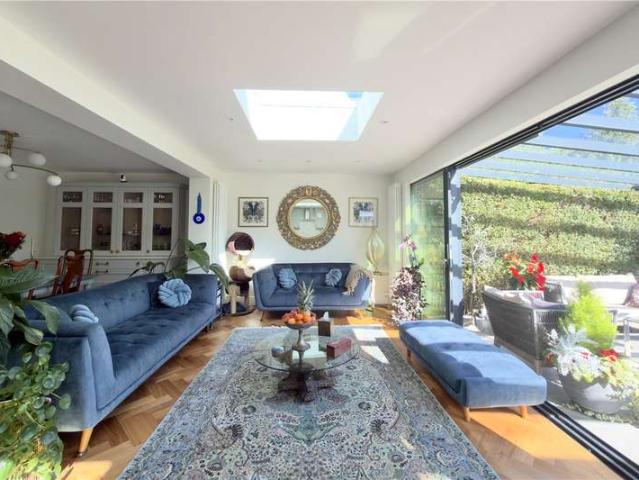 House for sale in Holtspur, Forty Green