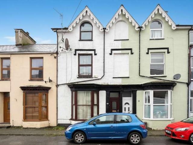 House for sale in Porthmadog
