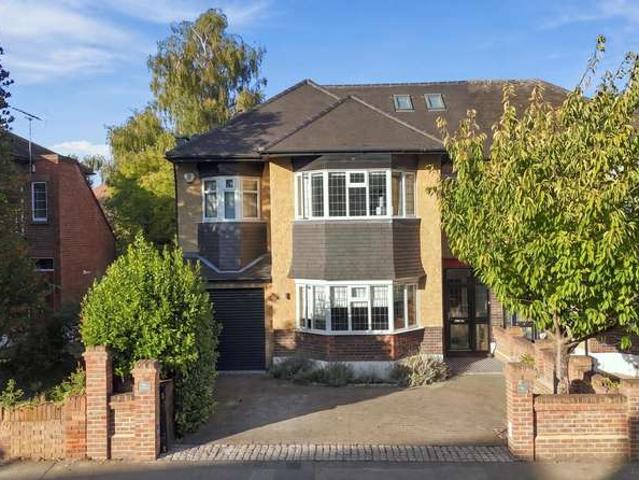 House for sale in London Borough of Redbridge, Greater London