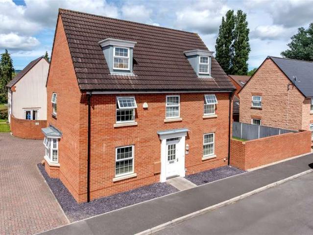 House for sale in Norton Fitzwarren, Somerset