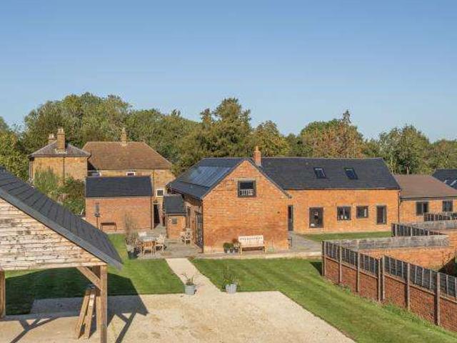 House for sale in Alderminster, Warwickshire
