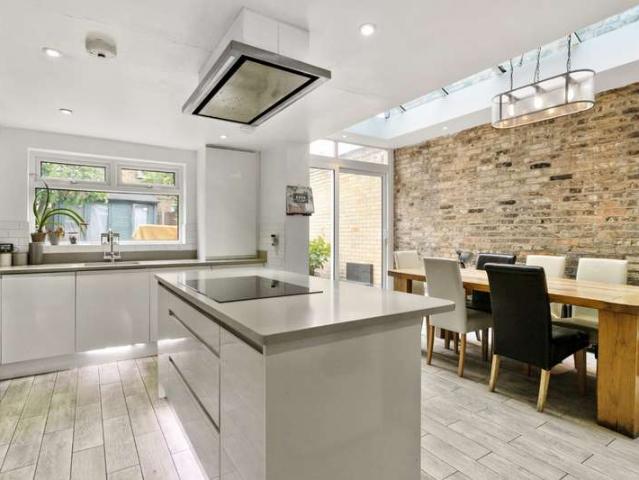 House for sale in Scotch Estate, Greater London