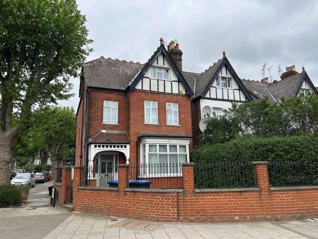 House for sale in Cricklewood, Greater London