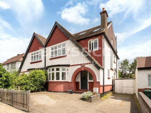 House for sale in The Hale, Mill Hill