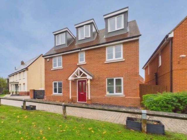 House for sale in Mereoak Park, Three Mile Cross