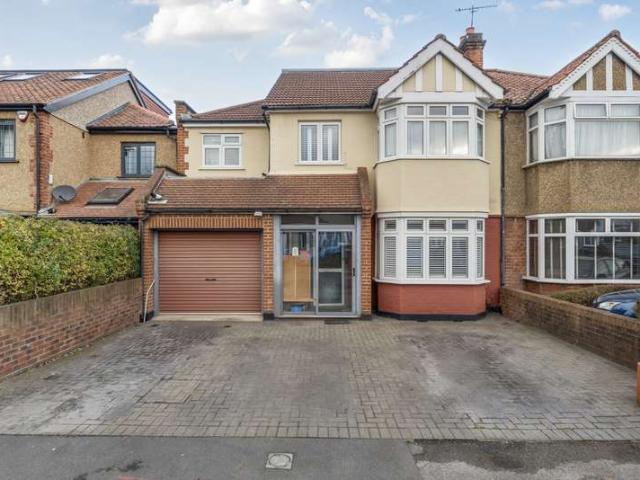 House for sale in Surbiton, Greater London