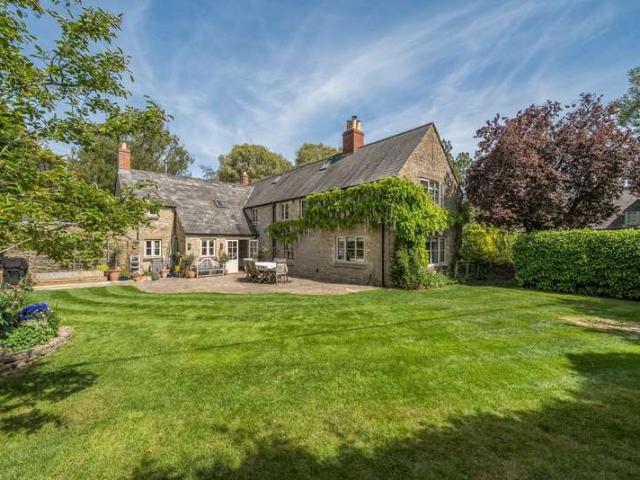 House for sale in Fossebridge, Gloucestershire