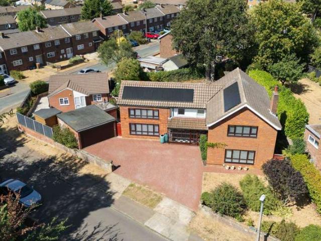 House for sale in Roebuck, Shephall