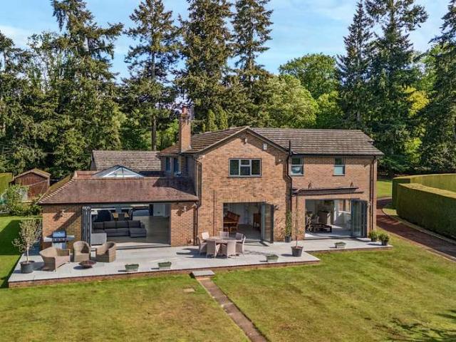 House for sale in Shalford, Westborough
