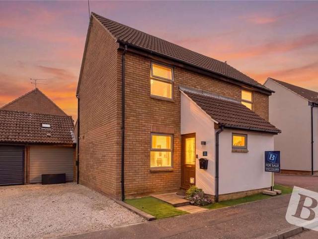 House for sale in Kelvedon Hatch, Brentwood