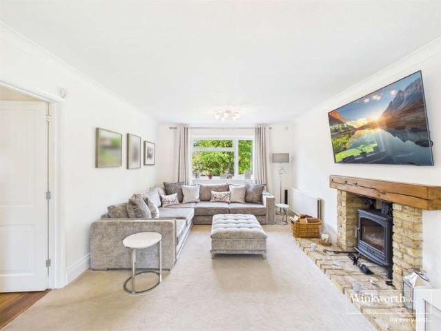 House for sale in Bradfield Southend, Bradfield