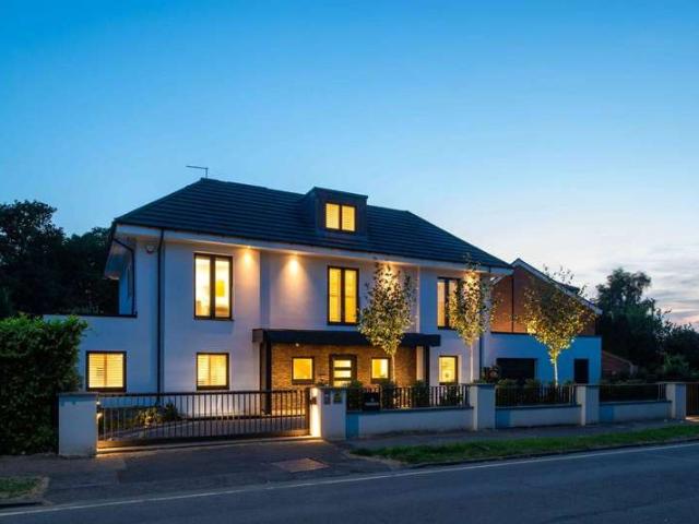House for sale in Cockfosters, Greater London