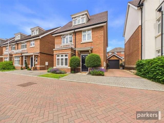 House for sale in Woodley