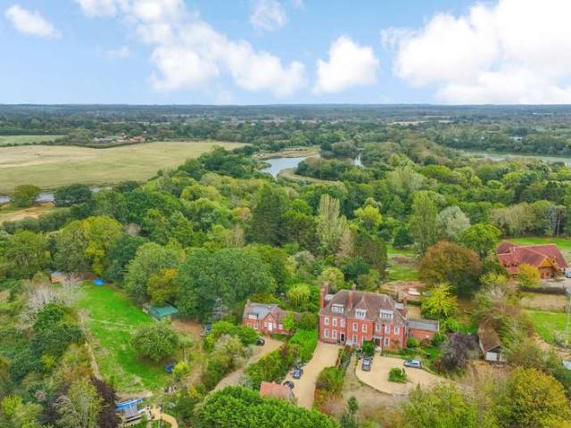 House for sale in Woodley, Wokingham