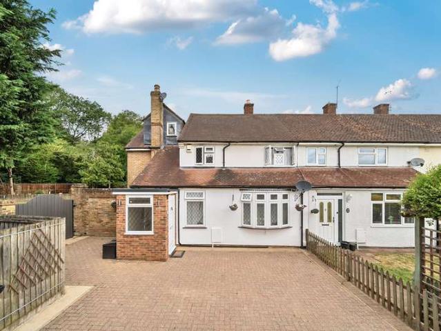House for sale in Watford Rural, Batchworth