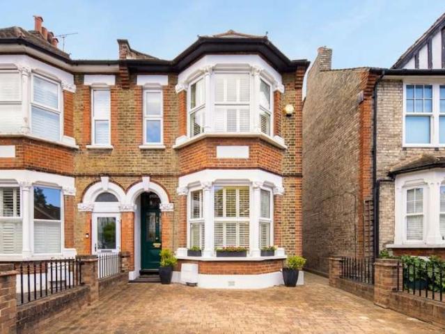House for sale in Snaresbrook, Greater London