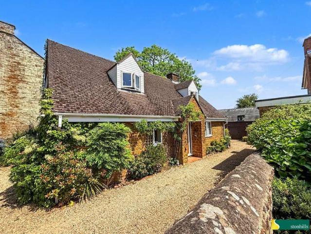 House for sale in Eydon, Northamptonshire