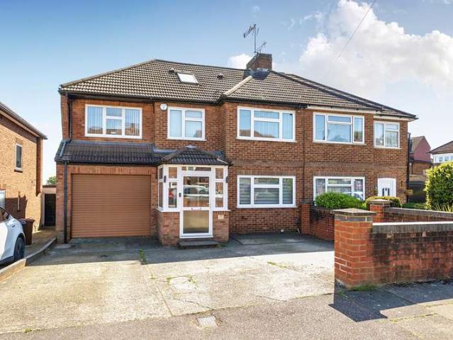 House for sale in Harrow Weald, Greater London