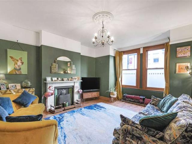 House for sale in Furzedown, Greater London