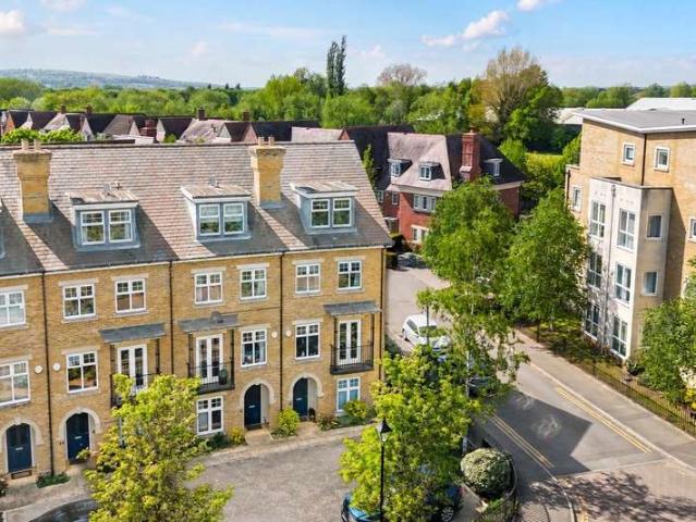 House for sale in The Slade, Oxfordshire