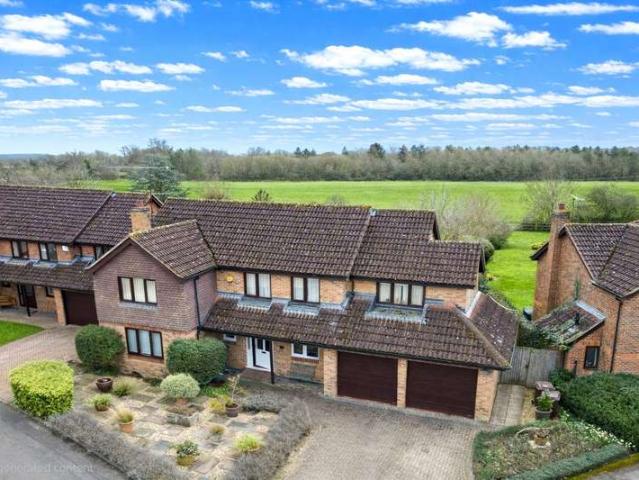 House for sale in Swallowfield