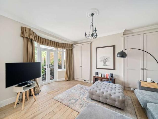 House for sale in Southfields, Greater London
