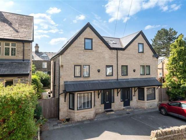 House for sale in Baildon, West Yorkshire