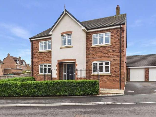 House for sale in Crookhill, Worcestershire