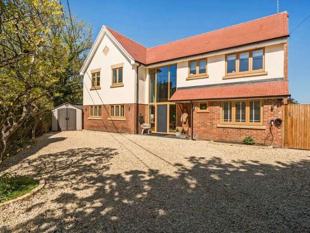 House for sale in Eversley, Hart