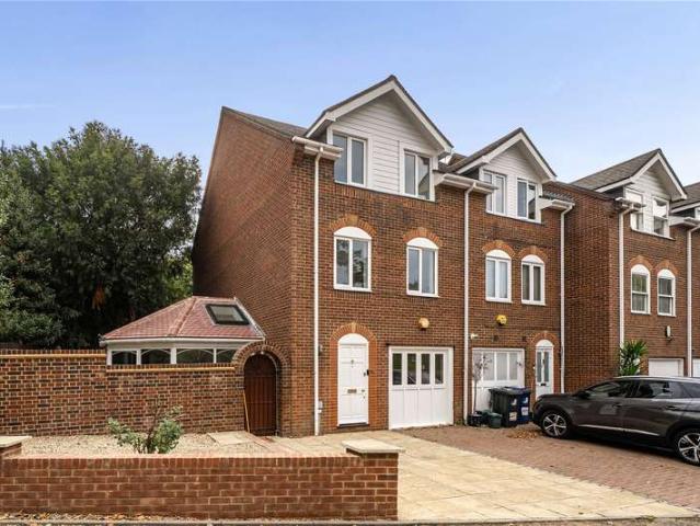 House for sale in London Borough of Ealing, Greater London