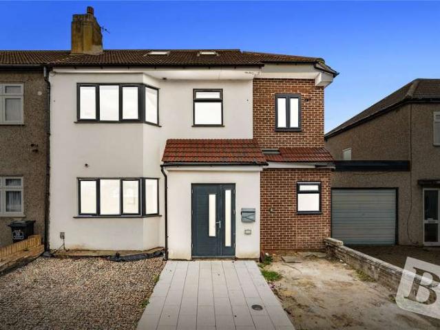 House for sale in Newbury Park, Greater London