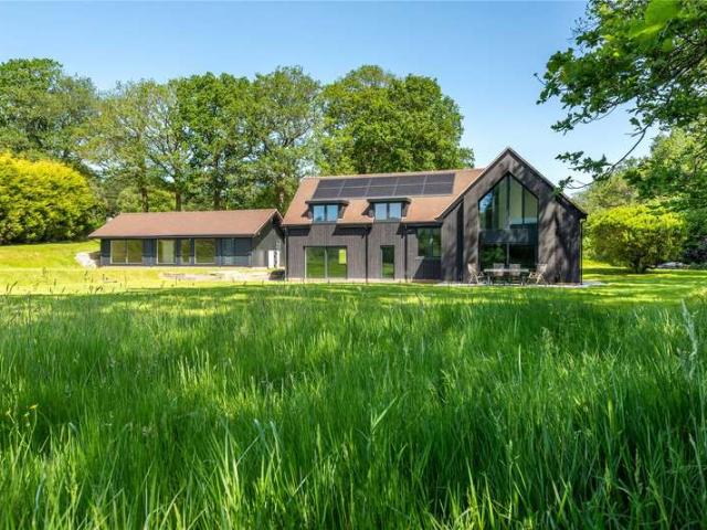 House for sale in Pachesham Park, Surrey