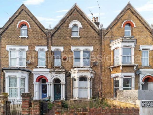 House for sale in Stroud Green, Greater London