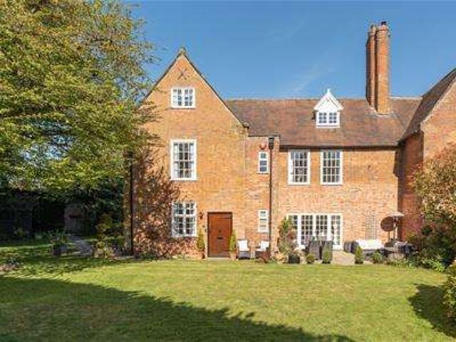 House for sale in Overslade, New Bilton