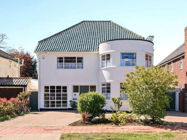 House for sale in Lower Green Esher, Blackhills