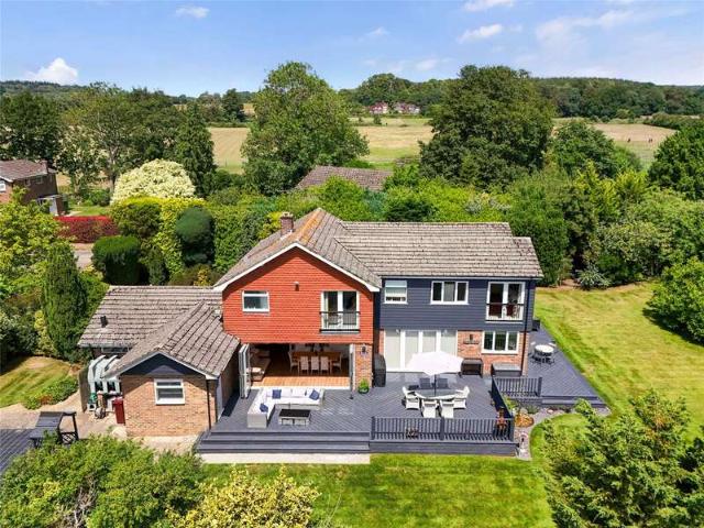 House for sale in Littlecote, West Sussex