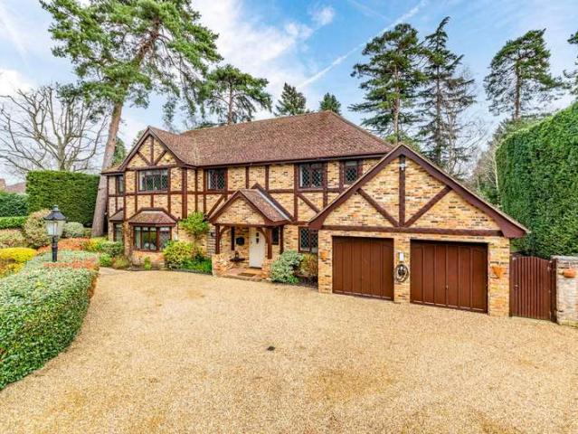 House for sale in Pyrford, Woking