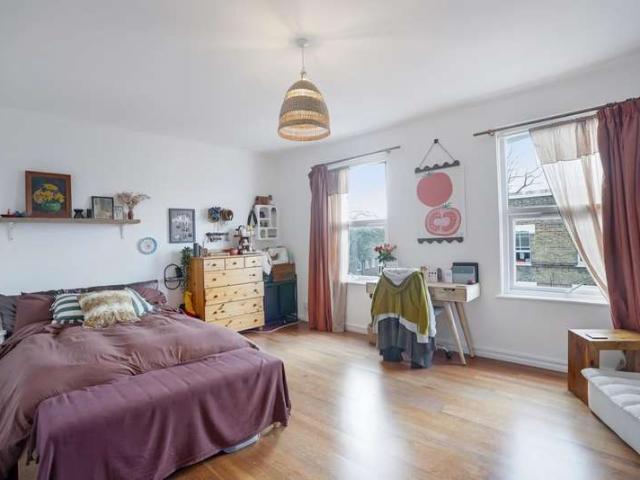 House for sale in Herne Hill, Greater London