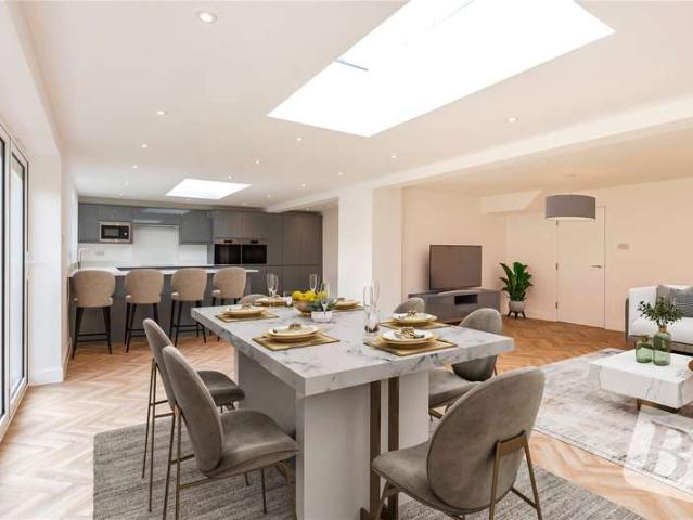 House for sale in Navestock Side, Essex