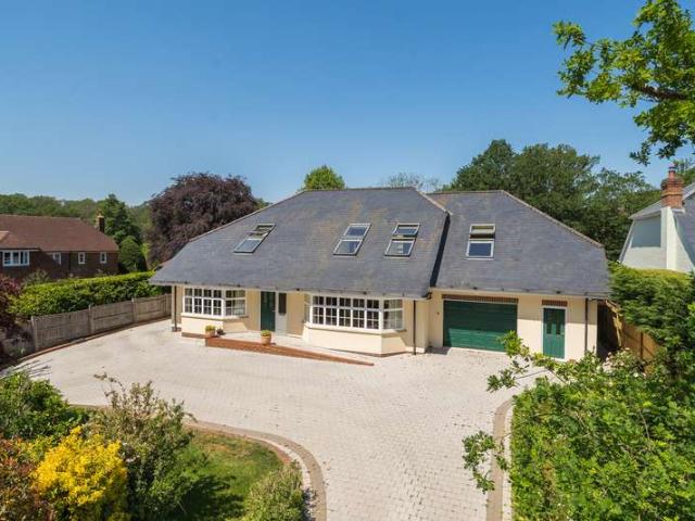 House for sale in Fole, Surrey