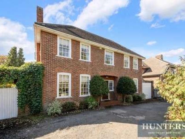 House for sale in Royal Borough of Kingston upon Thames, Greater London