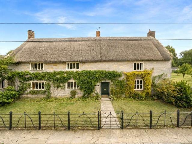 House for sale in Pitney